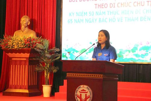 Hội thảo 'Bồi dưỡng thế hệ trẻ Đất Tổ vừa 'hồng', vừa 'chuyên' theo Di chúc Chủ tịch Hồ Chí Minh'