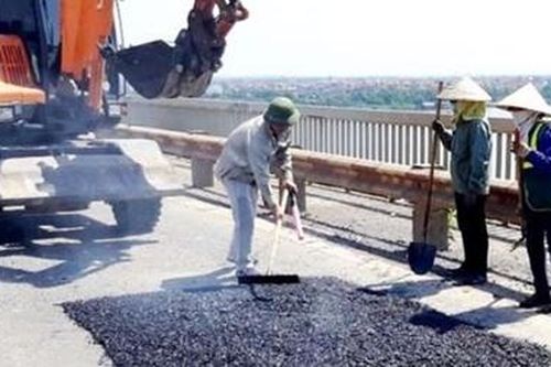 Đầu năm 2020, bắt đầu sửa chữa mặt cầu Thăng Long