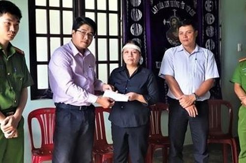 Báo CAND thăm hỏi, chia buồn với gia đình Công an viên hi sinh