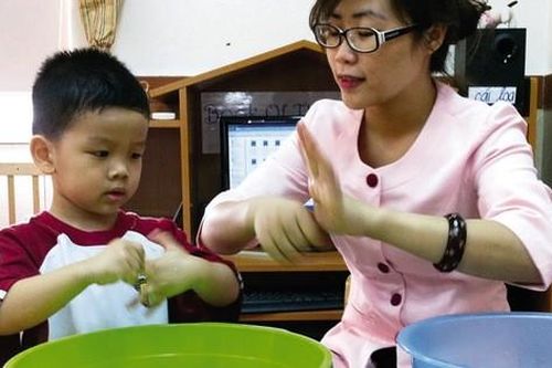 Sau vụ 3 trẻ bị bỏng nặng, chuyên gia chỉ cách dạy kỹ năng sống an toàn
