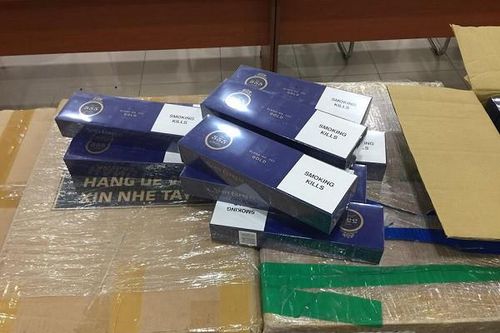 Nam thanh niên vận chuyển 2.460 bao thuốc lá ngoại nhập lậu