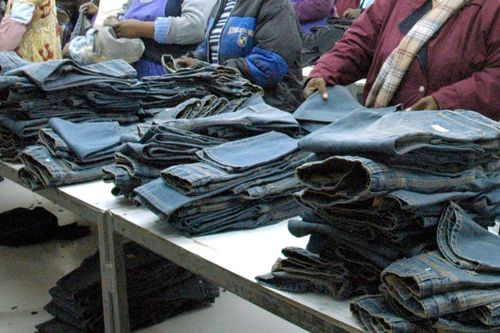 Nhức nhối nạn phụ nữ bị ép 'ngủ với ông chủ' ở Lesotho