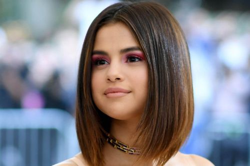 Cách trang điểm màu neon đẹp như Selena Gomez, Rihanna