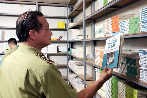 Quản lý thị trường Hà Nội phát hiện thu giữ 10 vạn cuốn sách in lậu