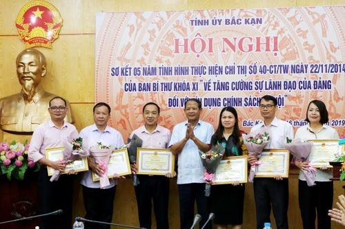 Hơn 96.000 hộ nghèo và đối tượng chính sách Bắc Cạn được vay vốn