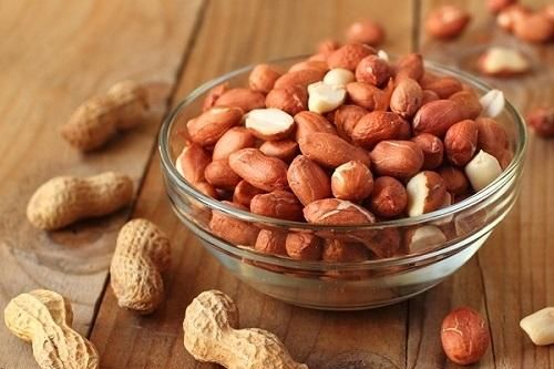 Ăn lạc thường xuyên tốt hơn uống nghìn viên thuốc bổ