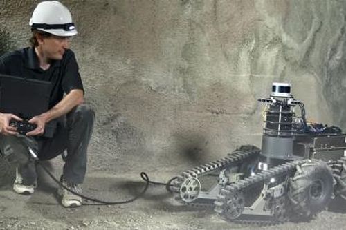 Robot thế giới tranh tài trong cuộc thi Hệ thống ứng phó thách thức ngầm