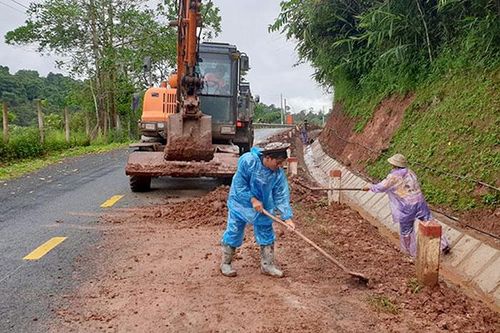 Mường Nhé đảm bảo giao thông mùa mưa lũ