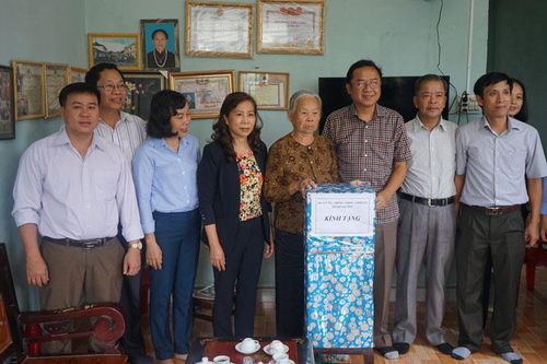 Bàn giao Nhà tình nghĩa cho vợ liệt sỹ tại huyện Đạ Tẻh