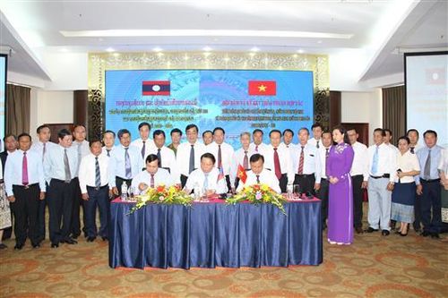Kí kết văn bản thỏa thuận cấp cao giữa tỉnh Quảng Trị- Savannakhet- Salavan giai đoạn 2020 – 2022