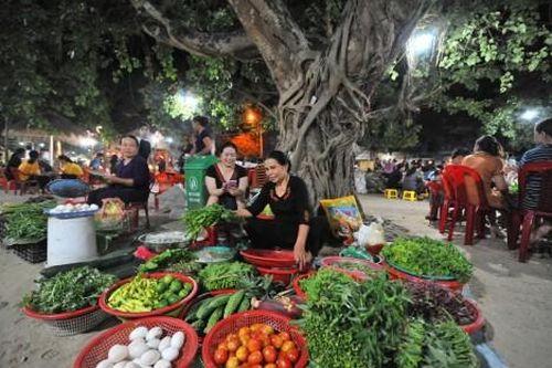Kinh tế Kinh tế Thú vị chợ đêm cầu ngói Thanh Toàn