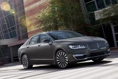Mắc lỗi đai an toàn, hàng chục vạn xe Ford phải triệu hồi