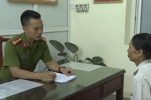 Vợ rải đinh, chồng 'đón xe' thủng để vá