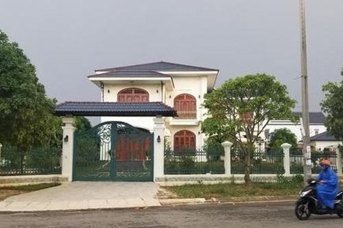 Kiến nghị kiểm điểm 8 tổ chức và 20 cá nhân