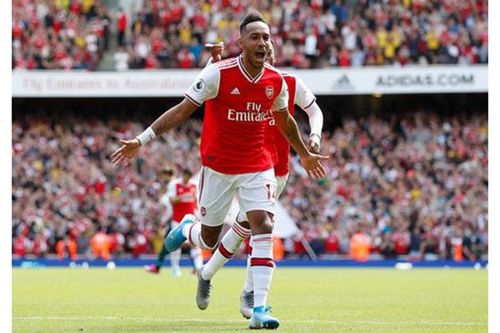 Arsenal thắng Burnley 2-1