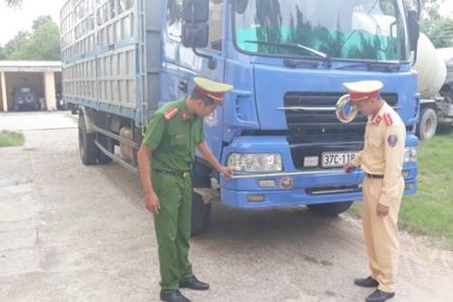 Tông 3 người bị thương, tài xế lái xe tải bỏ chạy