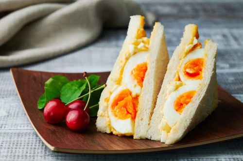 Cuối tuần tự tay làm sandwich trứng ngon lạ miệng