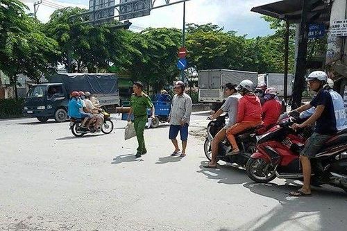 TP.HCM: 2 tài xế xe ôm cầm dao chém nhau giữa phố chỉ vì tranh giành khách