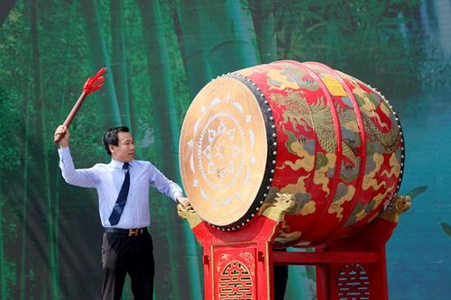 Hàng vạn du khách tham gia Lễ hội đền Bảo Hà năm 2019