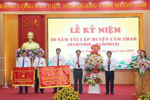Huyện Lâm Thao: Kỷ niệm 20 năm tái lập và đón nhận Cờ thi đua Chính phủ