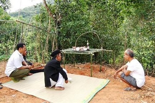 'Lễ cúng tạ ơn trời đất' của người Vân Kiều