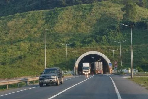 Kinh tế Xây dựng - Giao thông Xử lý nghiêm tài xế chạy ngược chiều trong hầm Hải Vân