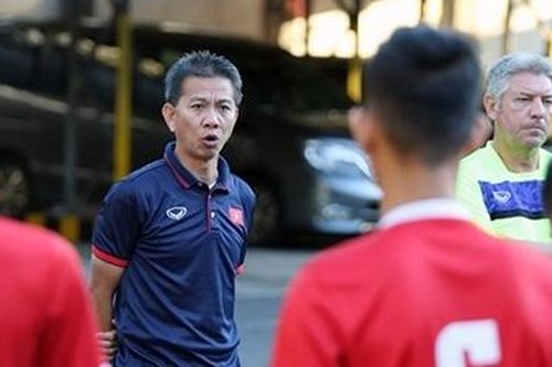 Phía sau thất bại của Huấn luyện viên Hoàng Anh Tuấn