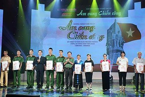 Truyền lửa tự hào và sâu nặng nghĩa tình