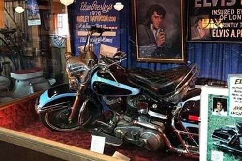 Mô tô của ông hoàng nhạc Rock & Roll đắt nhất trong lịch sử đấu giá