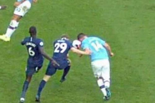 Sao Man City chửi VAR là 'rác rưởi' sau khi mất bàn thắng