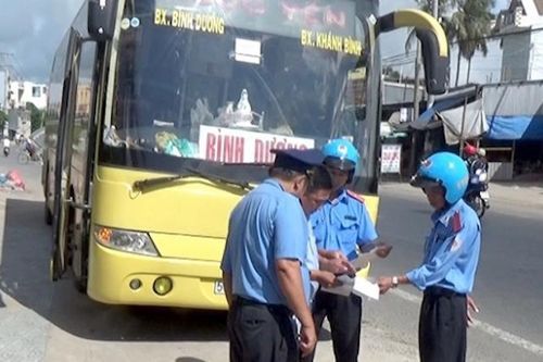 Phó thanh tra GTVT An Giang bị kỷ luật vì xin bỏ qua cho xe vi phạm