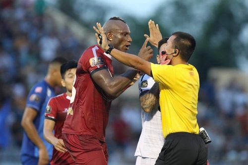 Trưởng ban trọng tài Dương Văn Hiền: 'Đang xúc tiến trao đổi trọng tài với Thai-League'