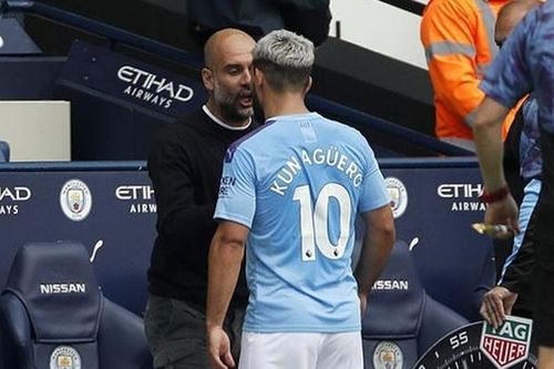 Bị thay ra sân, Aguero khẩu chiến nảy lửa với HLV Pep Guardiola
