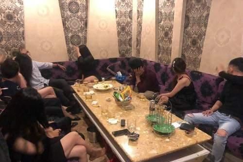Nhiều 'chân dài' bị đưa về trụ sở làm việc do nghi sử dụng ma túy