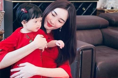 Lâu lâu mới 'lên sóng', con gái Hoa hậu Đặng Thu Thảo khiến dân mạng được phen ngỡ ngàng vì lớn nhanh như thổi