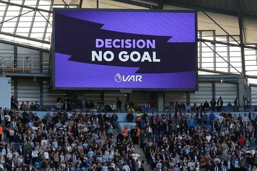 VAR là 'đối thủ không chung trời, đội đất' với Man.City