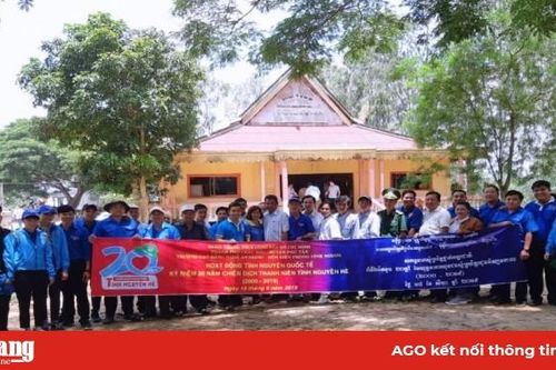Tổ chức 'Ngày tình nguyện' ý nghĩa tại Campuchia