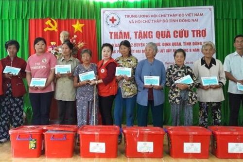 Tiếp tục hỗ trợ người dân 2 huyện Định Quán, Tân Phú