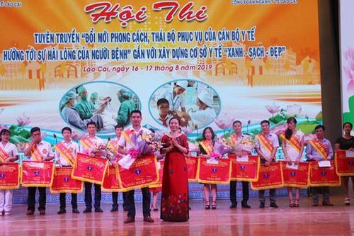 18 đội thi tuyên truyền đổi mới phong cách, thái độ phục vụ của cán bộ y tế