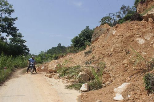 Để đảm bảo an toàn giao thông trong mùa mưa bão