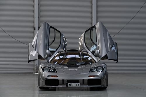 Siêu xe hiếm McLaren F1 được bán giá kỷ lục 19,8 triệu USD
