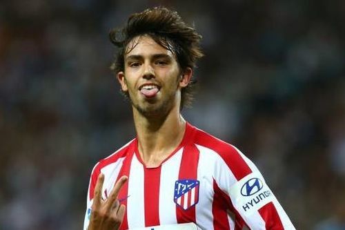 Ngôi sao Atletico tái hiện pha đi bóng kinh điển của Messi