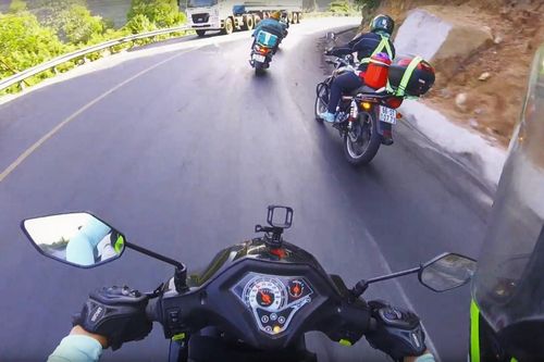 Làm thế nào để vượt 'cua tử thần' ở núi Sơn Trà an toàn bằng xe máy?