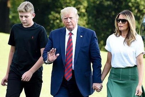 Barron Trump cao 2 m dù mới 13 tuổi thần tốc đến mức nào?