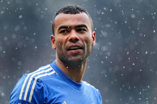 Ashley Cole giải nghệ - sự rút lui của huyền thoại bị căm ghét