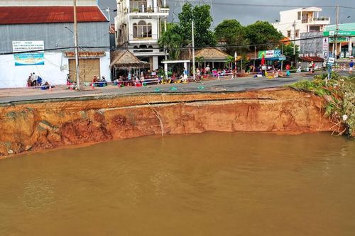 Ngừng thi công khắc phục sạt lở quốc lộ 91