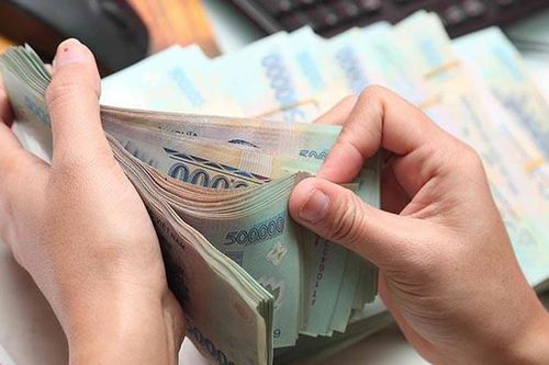 Bắt nhân viên ngân hàng bị tố lừa hơn 10 tỷ đồng