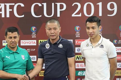 HLV Hà Nội lo học trò quá tải, đối thủ ngán nhất Văn Quyết