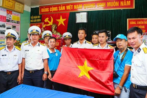 Nhân lên tình yêu biển đảo Tổ quốc