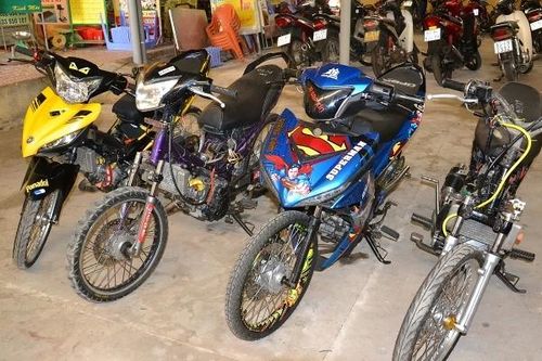 Tiền Giang: Bị truy đuổi, 'quái xế' nhảy xuống sông tẩu thoát